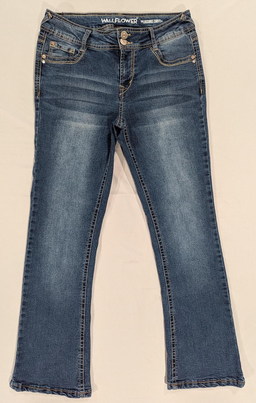 WallFlower Jeans Juniors 11 Short Blue Med Wash Mid Rise Bootcut Stretch Denim